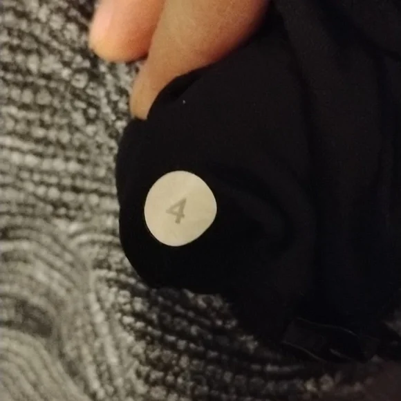 Size 4 Lululemon Half Zip - Picture 5 of 5